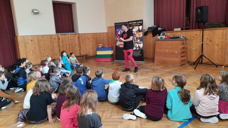 Dancing Crackers, sokolovna 14.11.