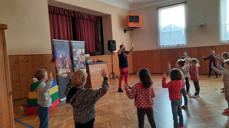 Dancing Crackers, sokolovna 14.11.