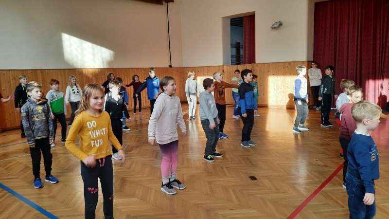 Dancing Crackers, sokolovna 14.11.