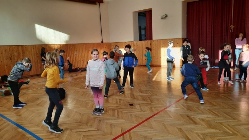 Dancing Crackers, sokolovna 14.11.