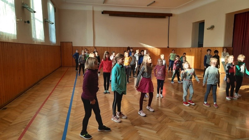 Dancing Crackers, sokolovna 14.11.