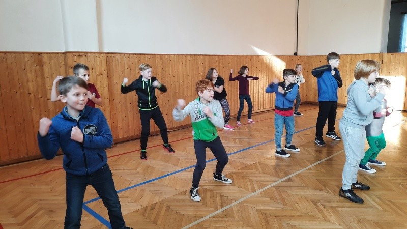 Dancing Crackers, sokolovna 14.11.