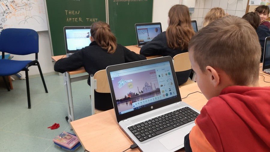 Digitální technologie v ČJ a AJ