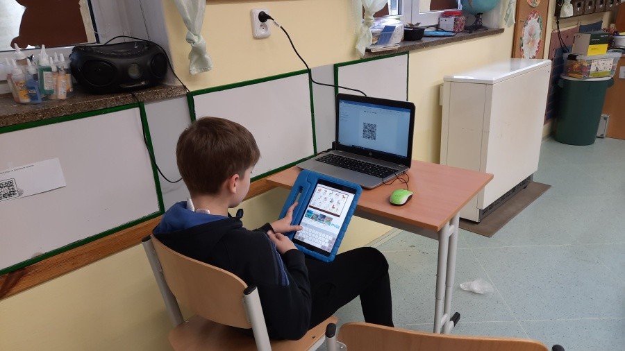 Digitální technologie v ČJ a AJ