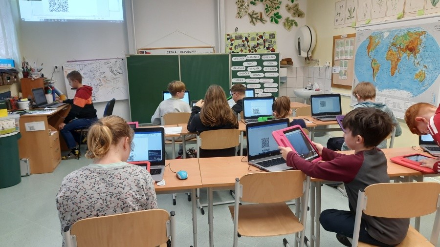 Digitální technologie v ČJ a AJ