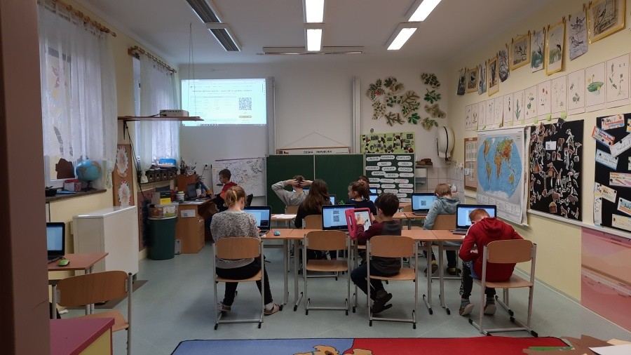 Digitální technologie v ČJ a AJ
